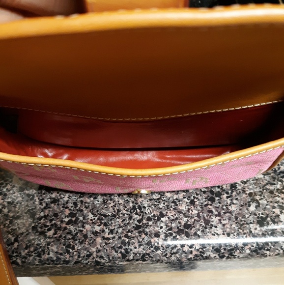 Dooney and Bourke Wristlet - Picture 7 of 8